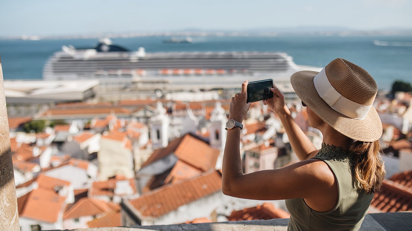 lady photograph cruise ship