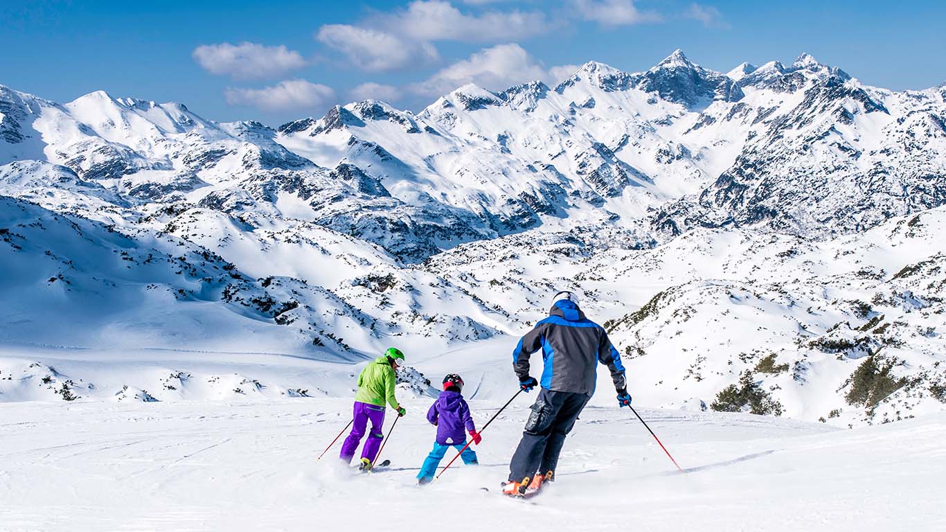 family_skiing